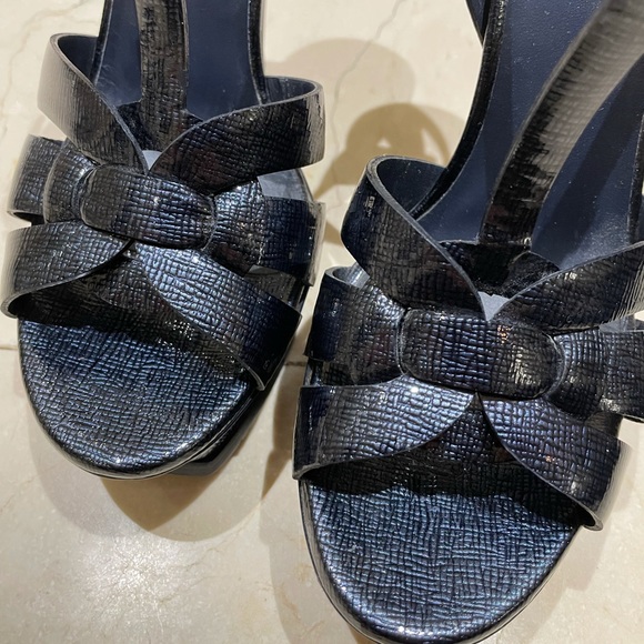 SOLD!!!!!!! Yves Saint Laurent navy tribute heels - Picture 5 of 6
